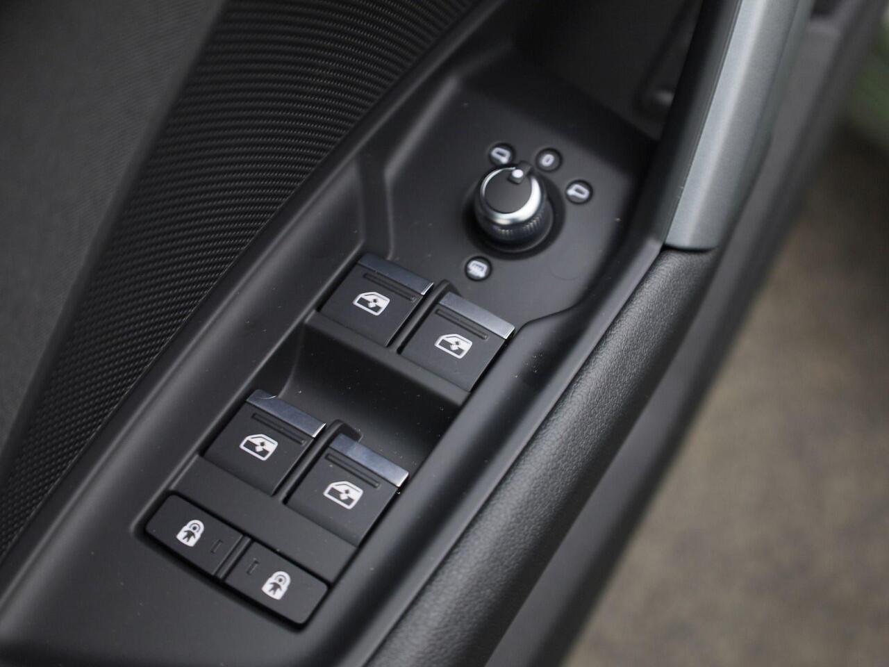 Audi A3 SPORTBACK 40 TFSI e Advanced edition 204 PK · Assist. pakket Driving+Parking plus · Optiekpakket zwart plus · Privacy glas