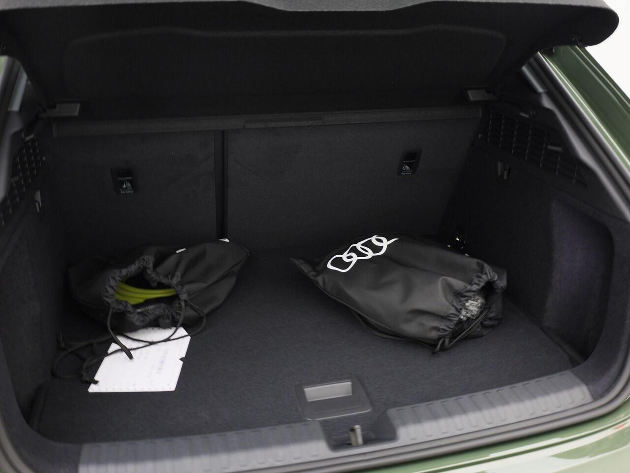 Audi A3 SPORTBACK 40 TFSI e Advanced edition 204 PK · Assist. pakket Driving+Parking plus · Optiekpakket zwart plus · Privacy glas