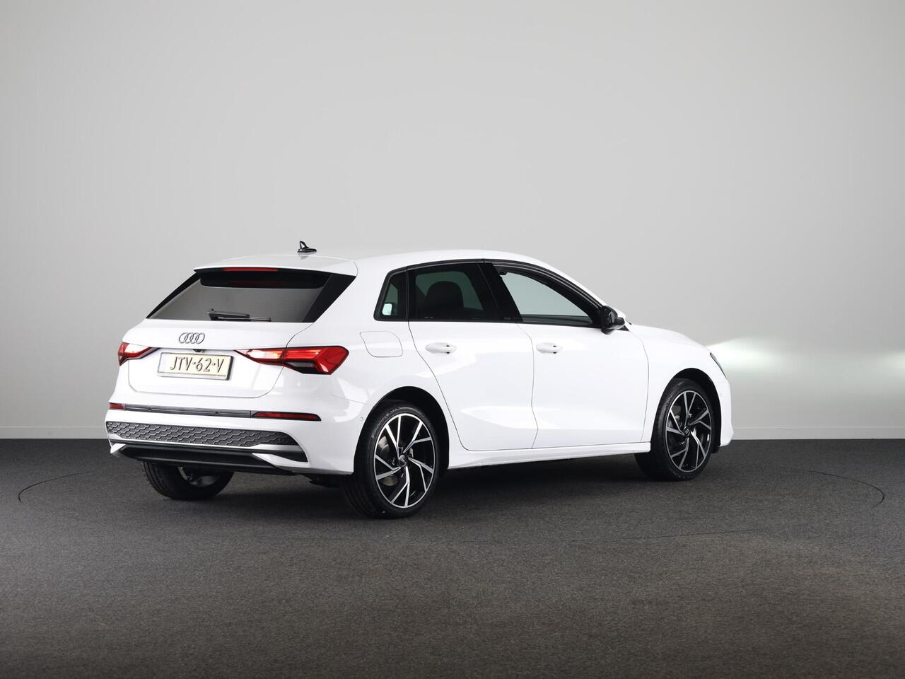 Audi A3 SPORTBACK 40 TFSI e Pro Line 204pk | 18 inch Lichtmetalen velgen | Parkeercamera| Navigatie via App | Stoelverwarming