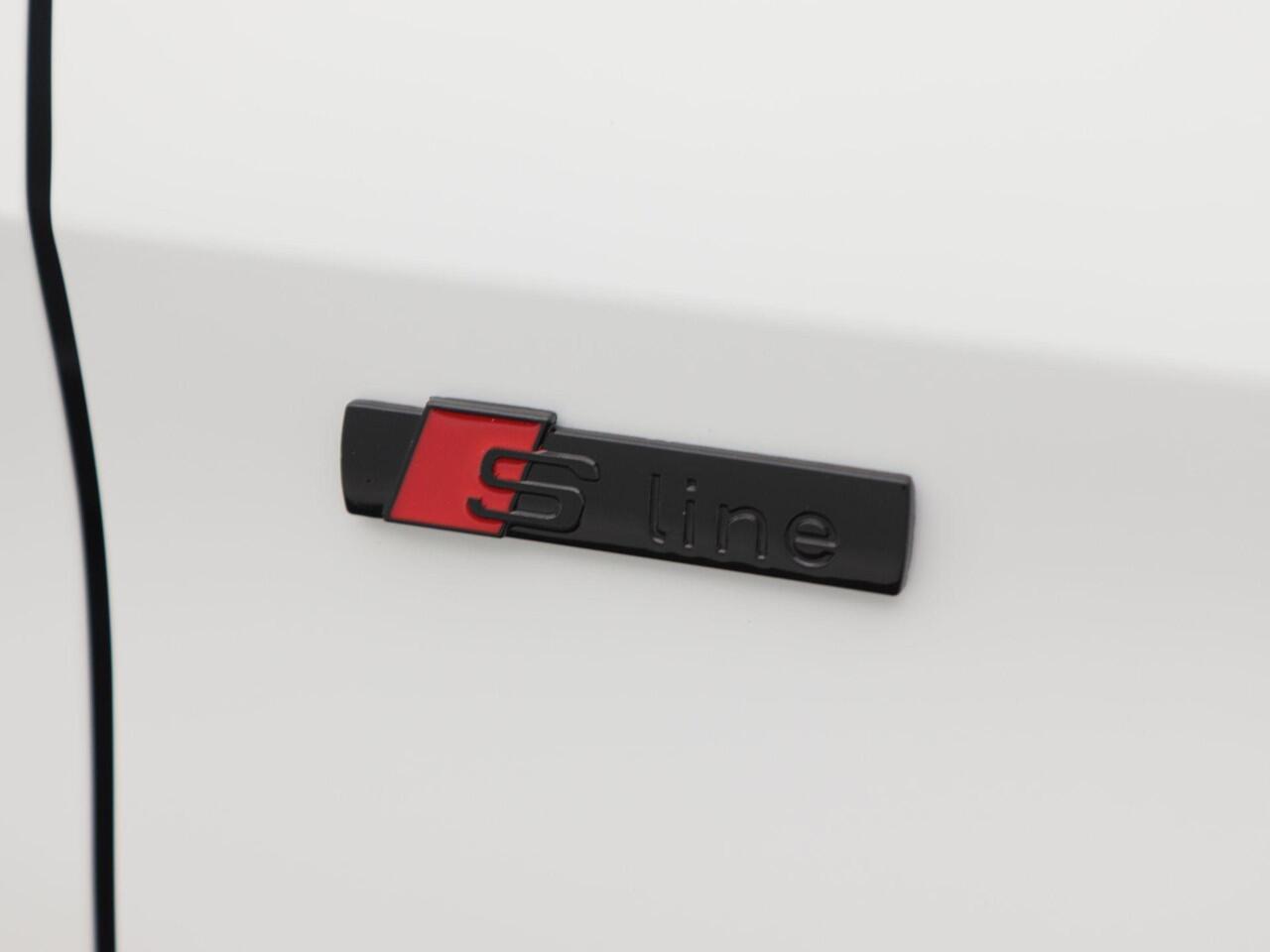 Audi A3 SPORTBACK 30 TFSI S edition | Privacy glas | 19 inch velgen | Sonos 3d | Led voor + dynamisch led achter |