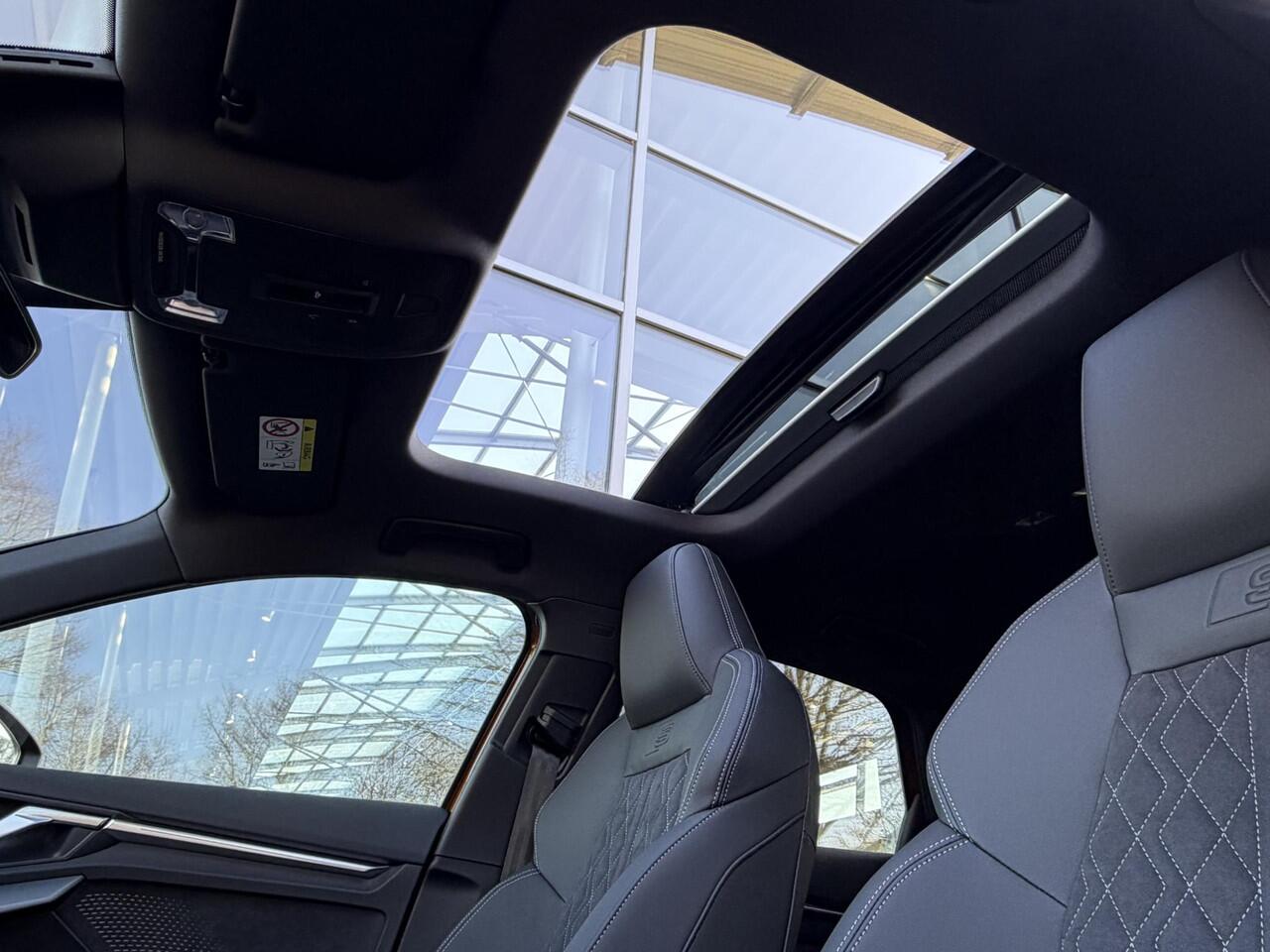 Audi A3 SPORTBACK S edition Competition 45 TFSI e 200 kW / 272 PK Sp Ipanemabraun Audi Exclusive | Panoramadak | Elektrische Stoelen | SONOS | Camera |