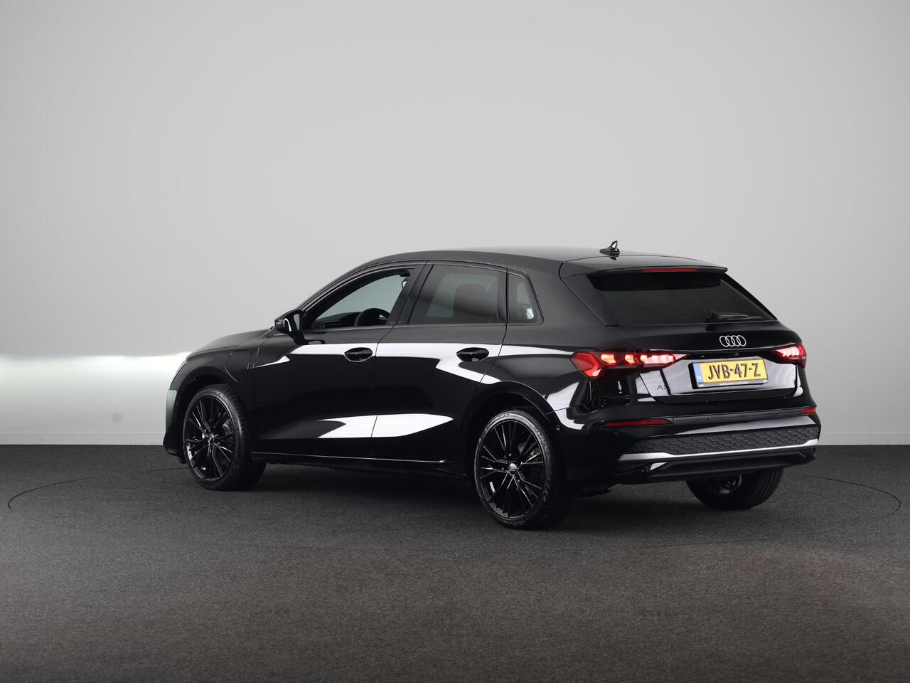 Audi A3 SPORTBACK 40 TFSI e Pro Line 204pk | Parkeercamera | Stoelverwarming | Adaptieve cruise controle | Sportstoelen