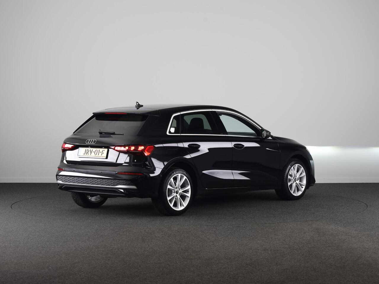 Audi A3 SPORTBACK 30 TFSI Advanced edition 115pk S-tronic | Navigatie via App | 19 inch Lichtmetalen velgen | Stoelverwarming | Parkeersensoren voor en achter