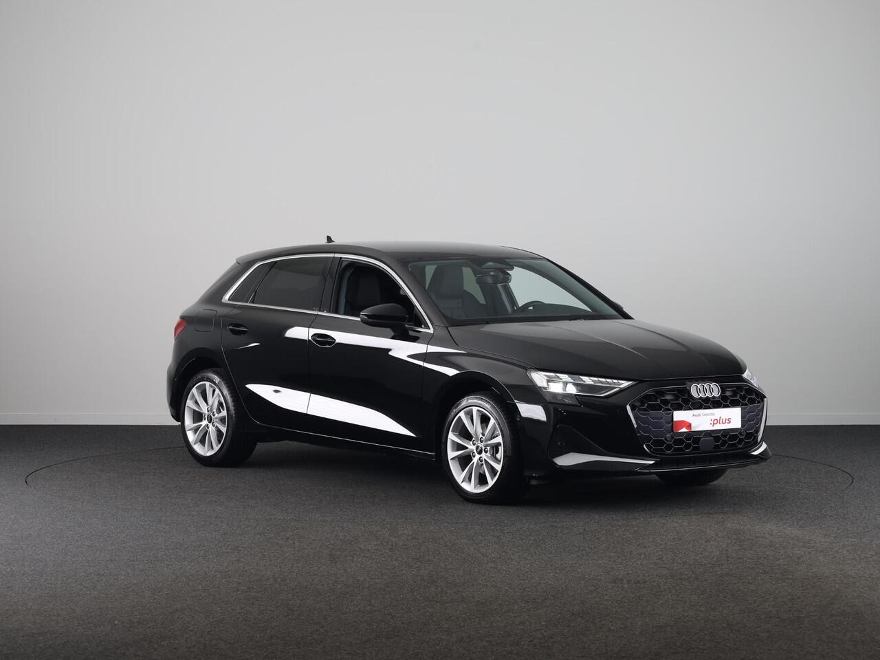 Audi A3 SPORTBACK 30 TFSI Advanced edition 115pk S-tronic | Navigatie via App | 19 inch Lichtmetalen velgen | Stoelverwarming | Parkeersensoren voor en achter