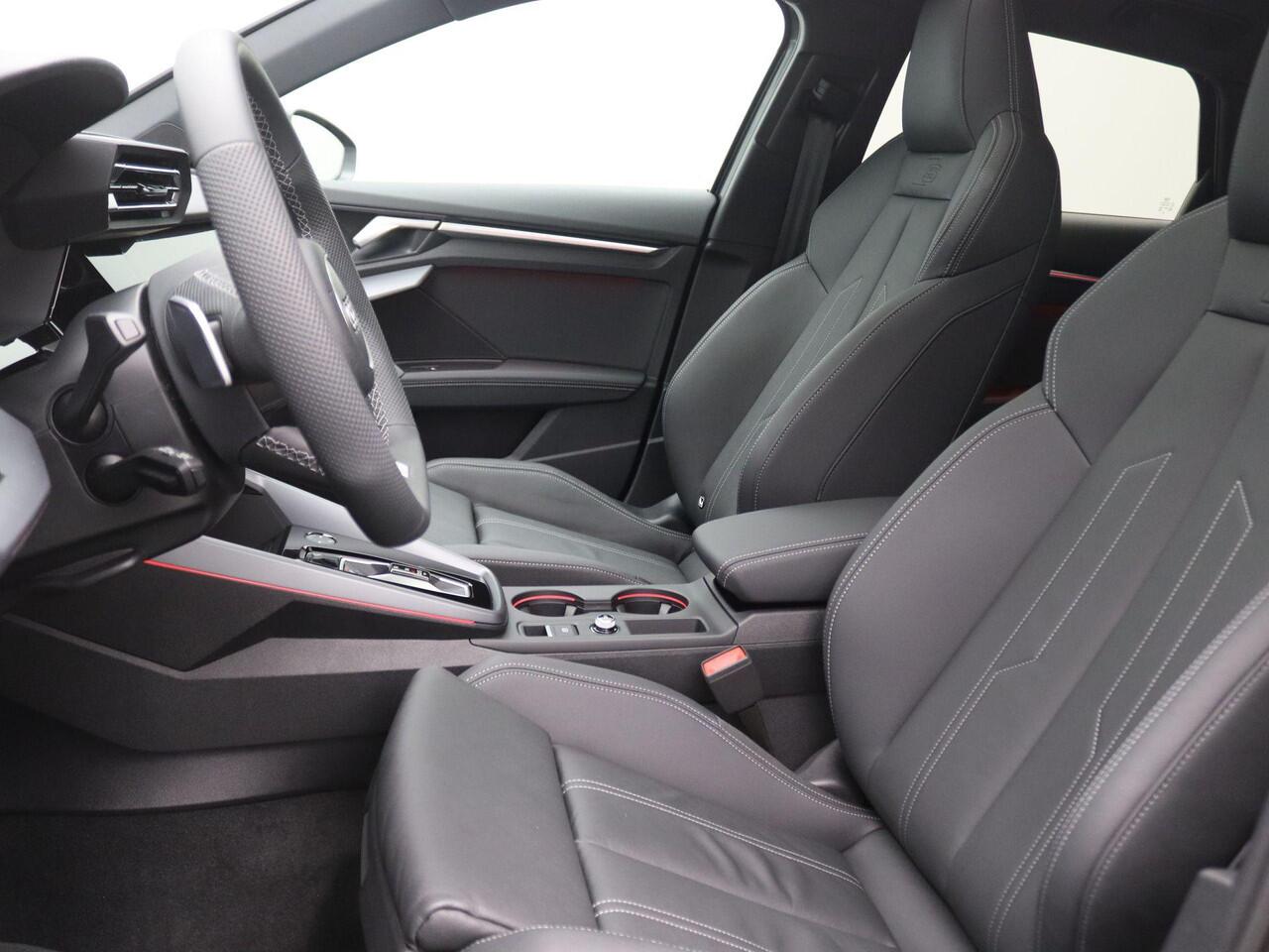 Audi A3 SPORTBACK 45 TFSI e S edition Competition 272PK S-Tronic S-Line, Pano-Schuifdak, Memorystoel, Achteruitrijcamera, Matrix LED-verlichting, Leder, Elektr. Achterklep, Keyless, 18" LM Velgen