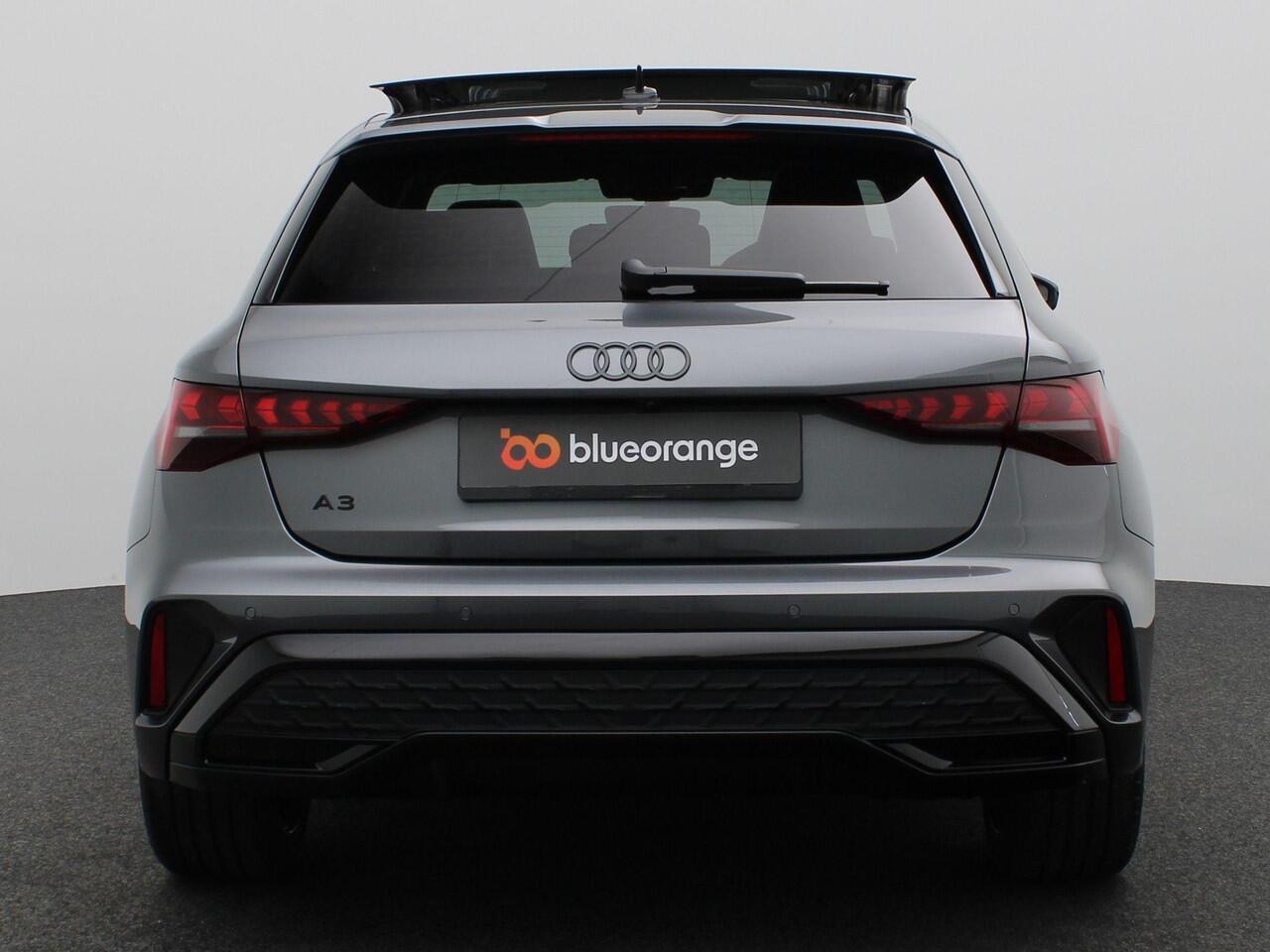 Audi A3 SPORTBACK 45 TFSI e S edition Competition 272PK S-Tronic S-Line, Pano-Schuifdak, Memorystoel, Achteruitrijcamera, Matrix LED-verlichting, Leder, Elektr. Achterklep, Keyless, 18" LM Velgen
