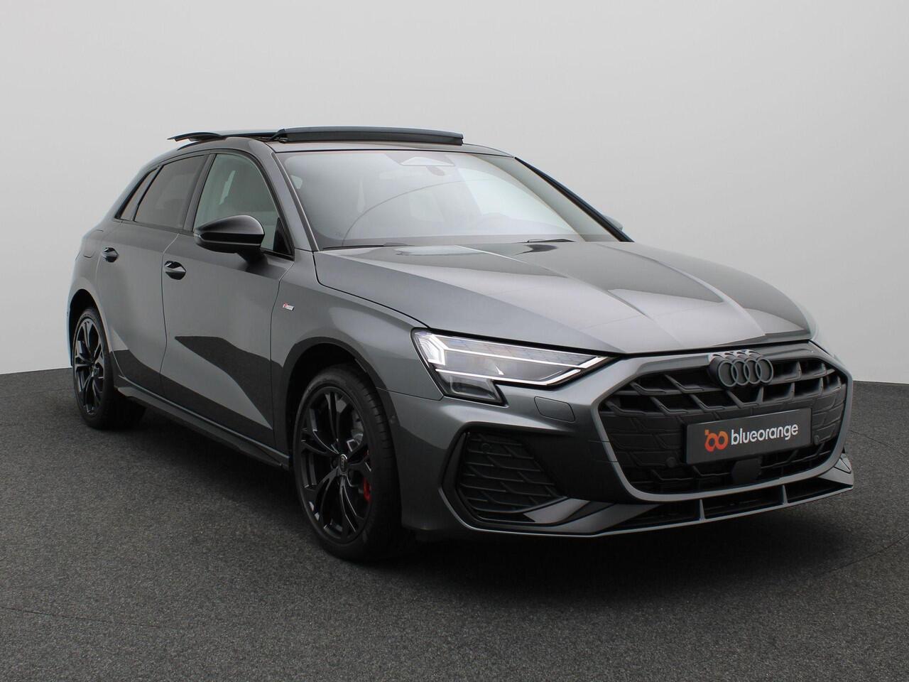 Audi A3 SPORTBACK 45 TFSI e S edition Competition 272PK S-Tronic S-Line, Pano-Schuifdak, Memorystoel, Achteruitrijcamera, Matrix LED-verlichting, Leder, Elektr. Achterklep, Keyless, 18" LM Velgen