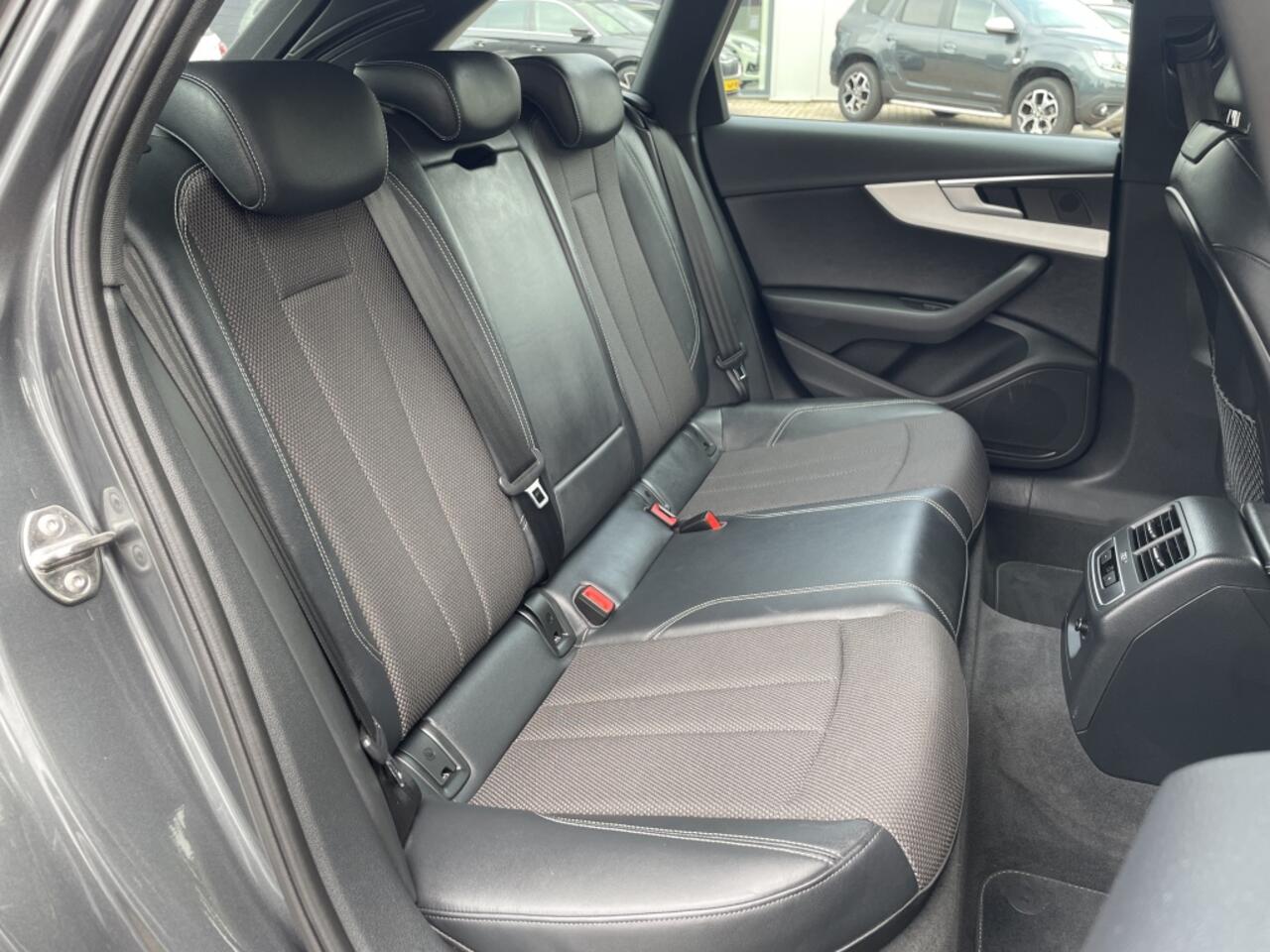 Audi A4 1.4 TFSI Sport S-line edition | zwarte hemel | LED