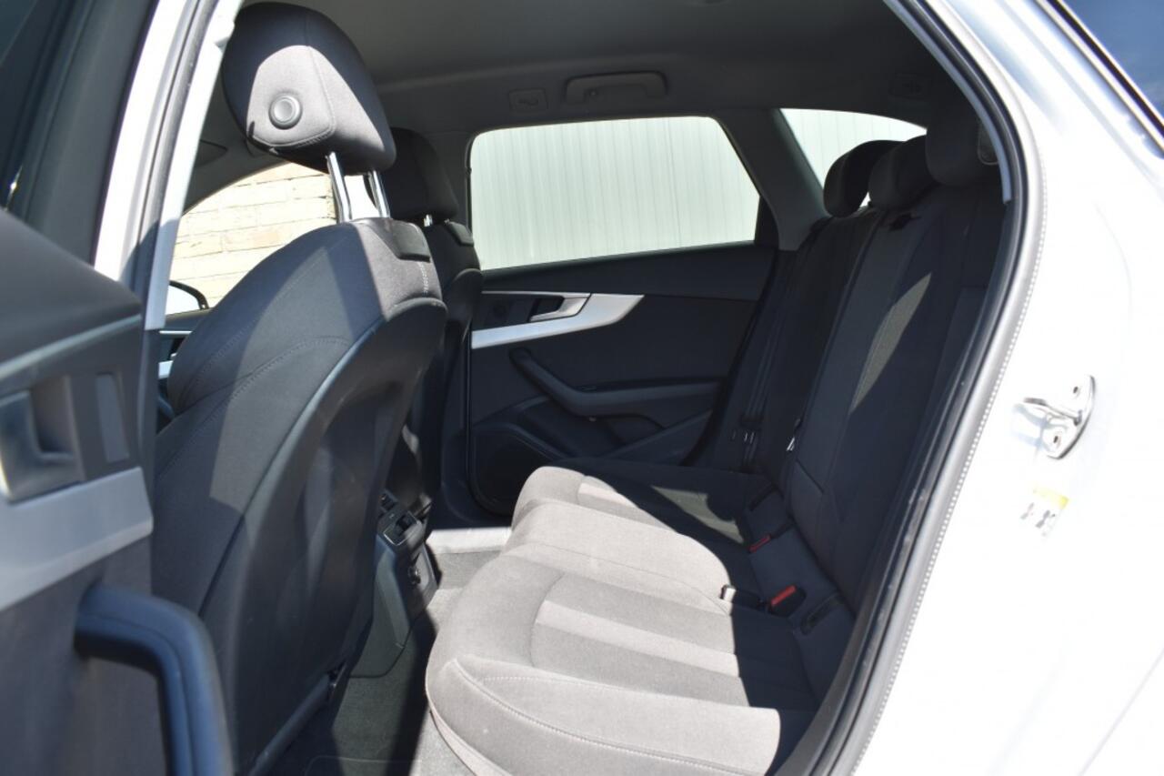 Audi A4 35 TFSI S-LINE, Xenon, Navi, AUT