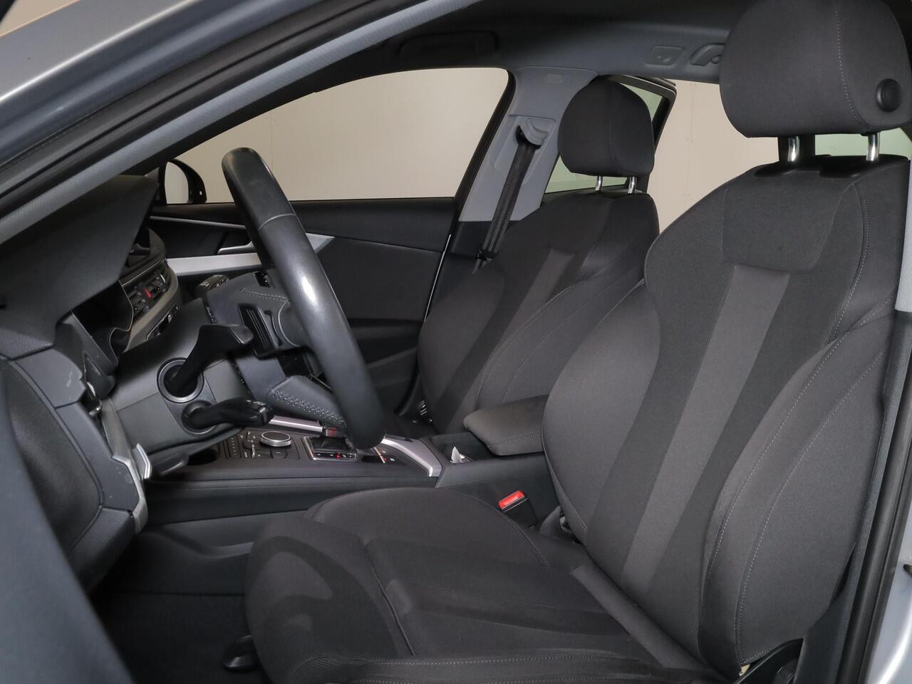 Audi A4 Avant 35 TFSI Sport Lease Edition 150pk | Navigatie | 17 inch Lichtmetalen velgen | Climatronic | Sportstoelen | Parkeersensoren achter