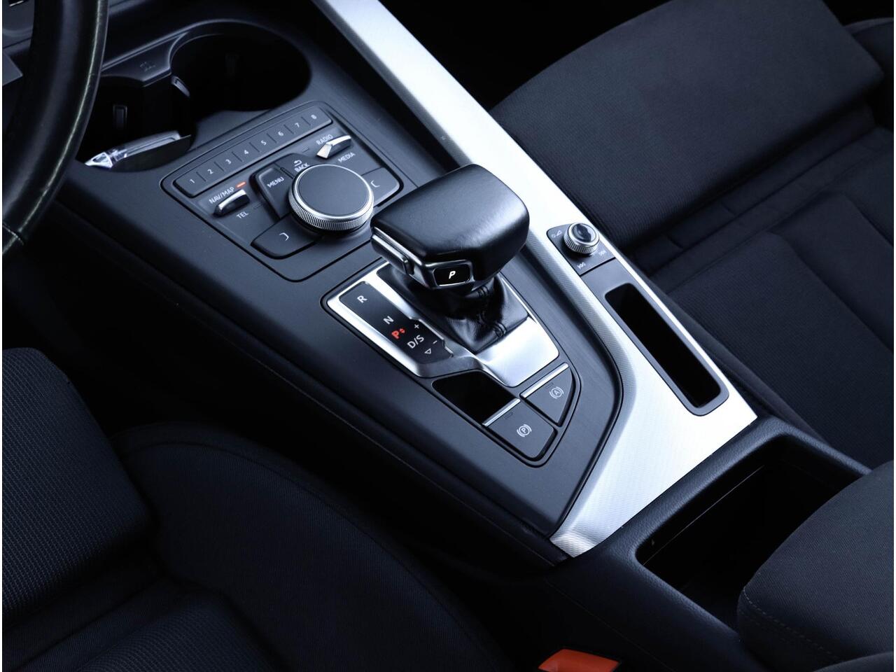 Audi A4 Avant 35 TFSI Sport Edition 150pk | Clima | Trekhaak | Elek Achterklep