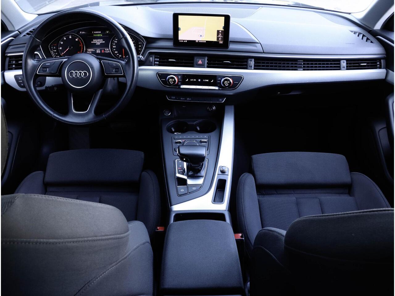 Audi A4 Avant 35 TFSI Sport Edition 150pk | Clima | Trekhaak | Elek Achterklep