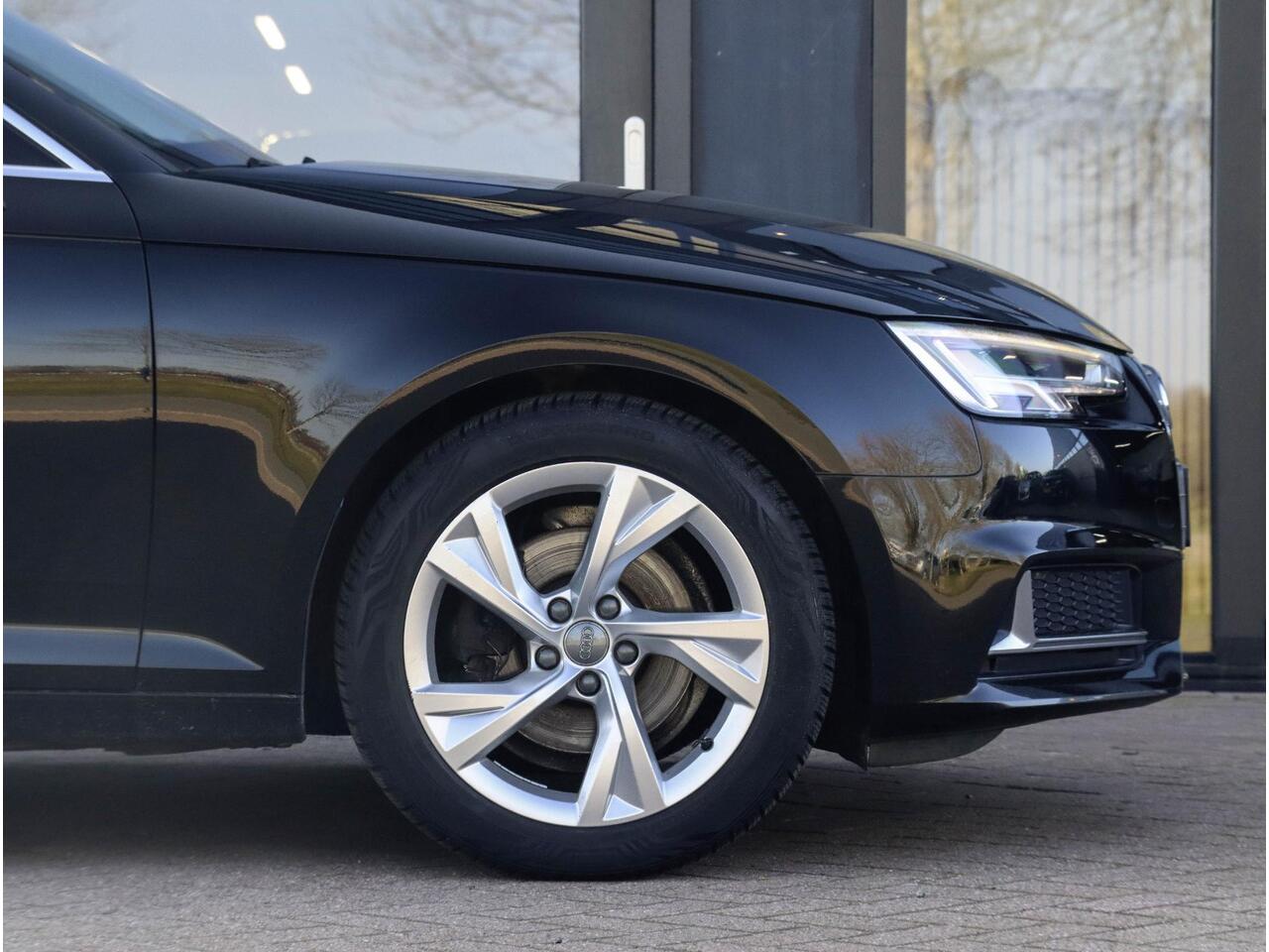 Audi A4 Avant 35 TFSI Sport Edition 150pk | Clima | Trekhaak | Elek Achterklep