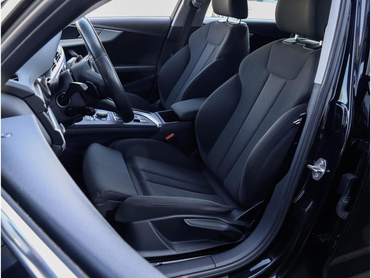 Audi A4 Avant 35 TFSI Sport Edition 150pk | Clima | Trekhaak | Elek Achterklep
