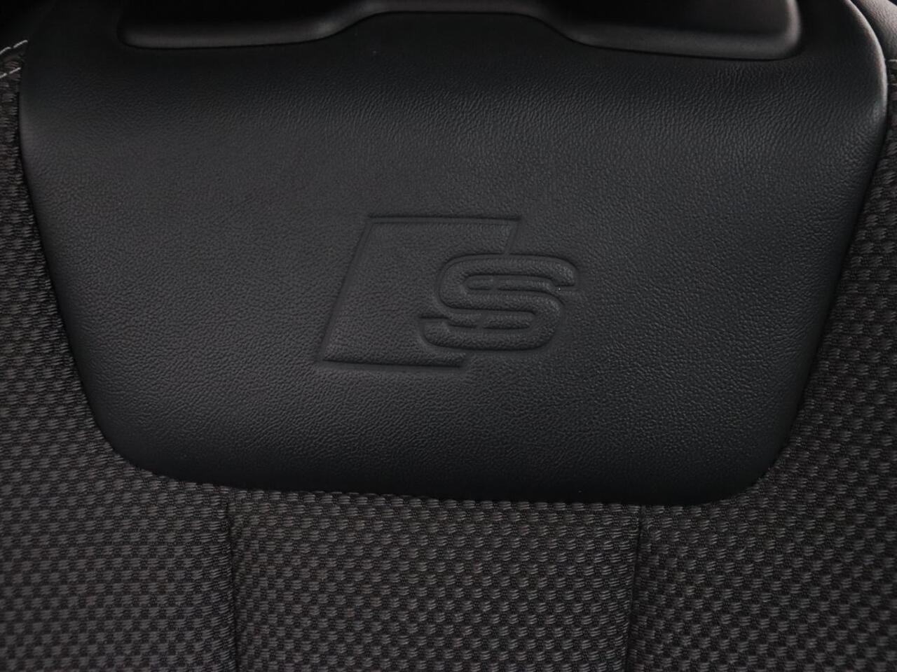 Audi A4 Avant 35 TFSI Launch edition Sport | Navigatie | Full LED | S-Line | Cruise Control | Elektrische Achterklep | Carplay