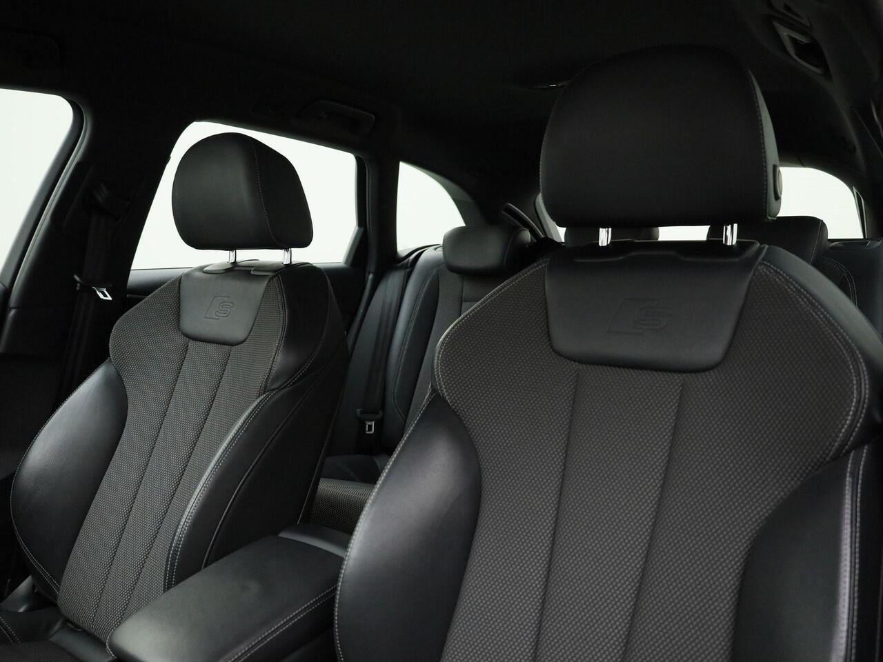 Audi A4 Avant 35 TFSI/150PK Launch edition Sport · S Line · Navigatie · Virtual Cockpit · Apple/Android Car Play · 18'' · Leder/stof ·