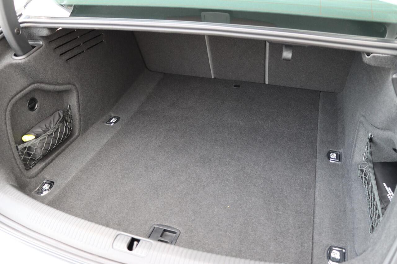 Audi A4 Limousine 35 TFSI Sport S-Line Edition 150pk S-Tronic | Pano | HUD | 360°