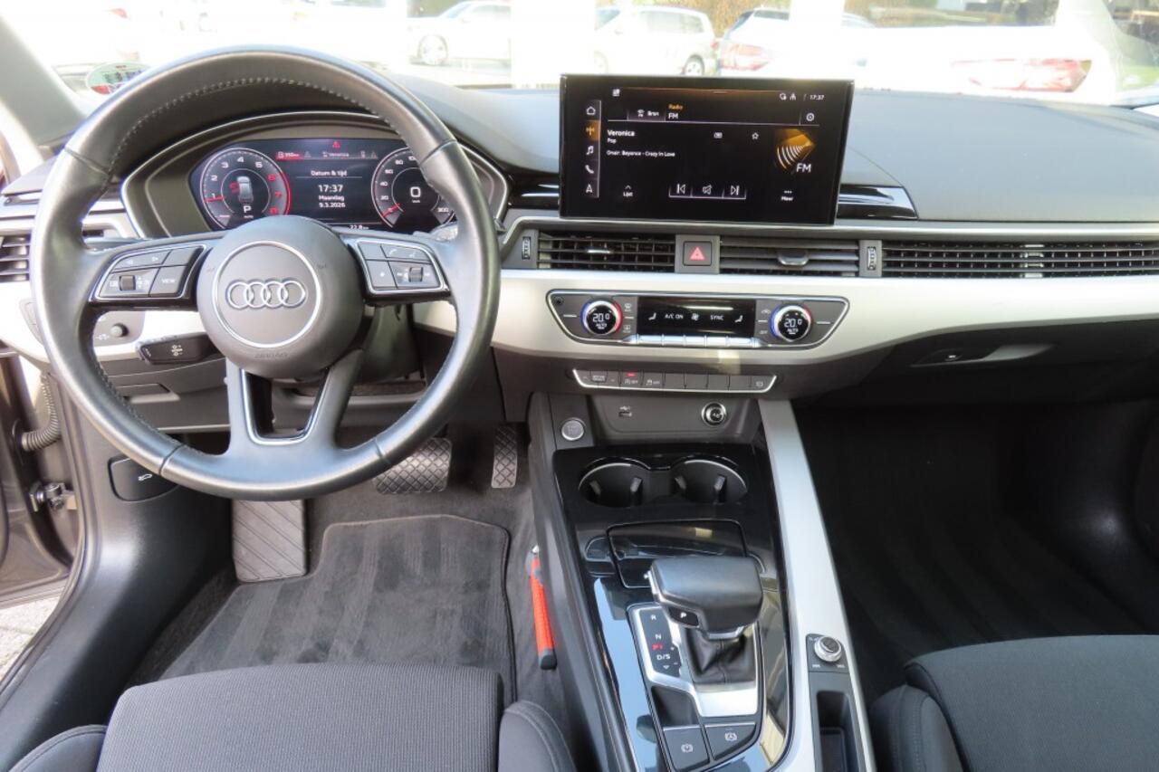 Audi A4 A4 Avant 35 TFSI Launch edition Business DSG CarPlay NAVI