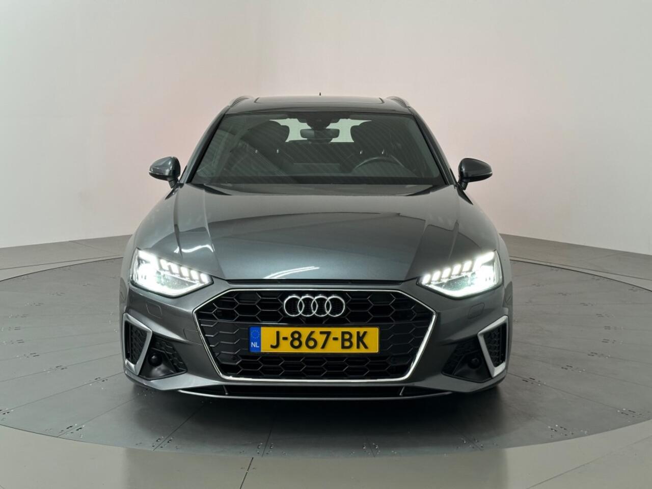 Audi A4 35 TFSI LAUNCH EDITION SPORT PANORAMADAK