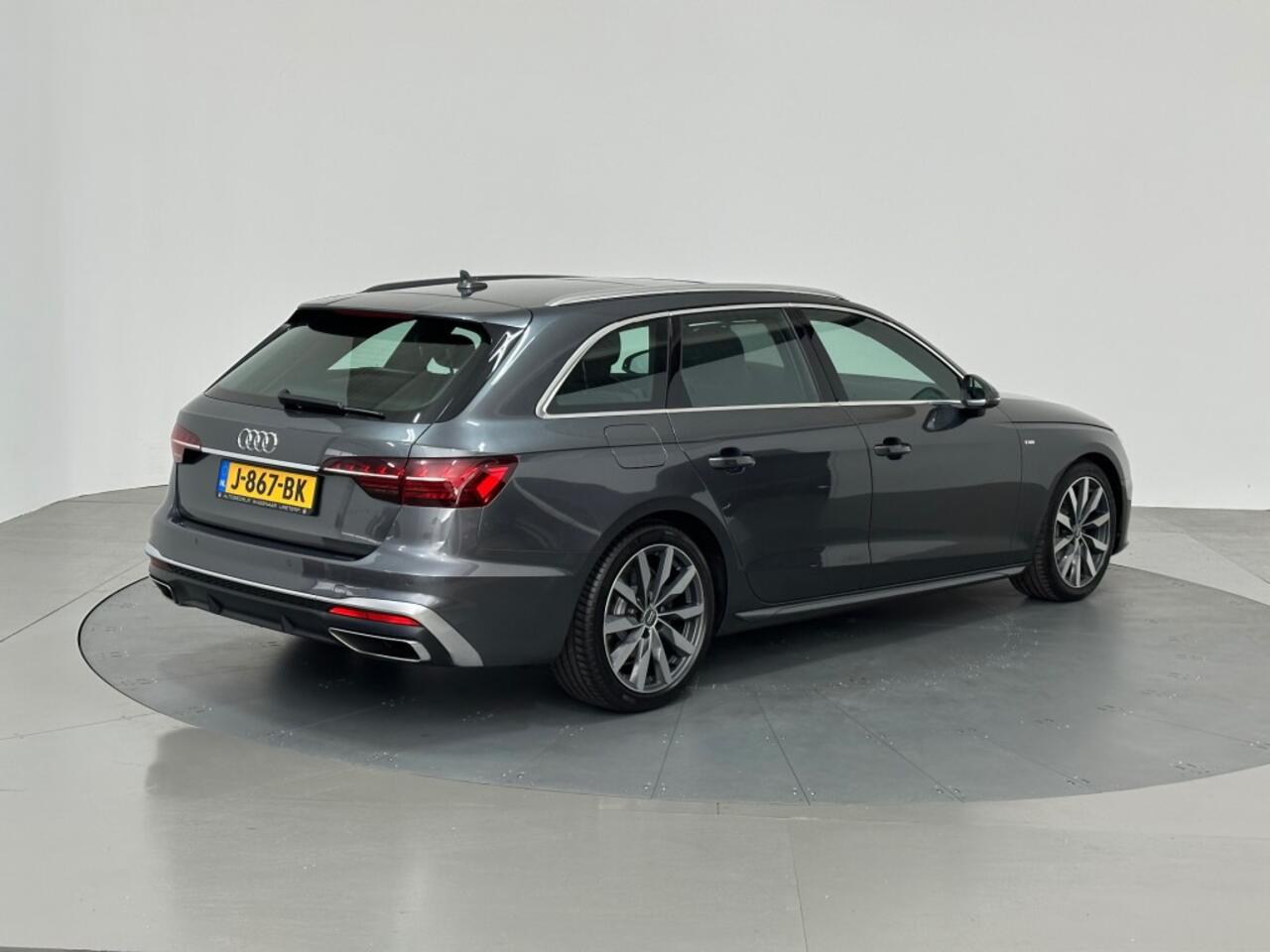 Audi A4 35 TFSI LAUNCH EDITION SPORT PANORAMADAK