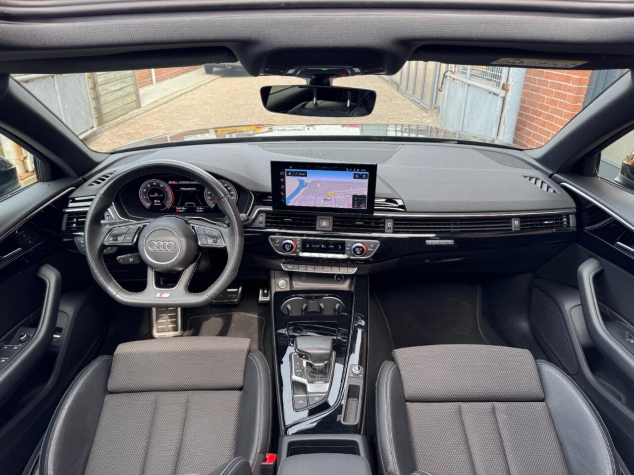 Audi A4 40 TFSI QUATTRO S EDITION COMPETITION Panodak trekhaak