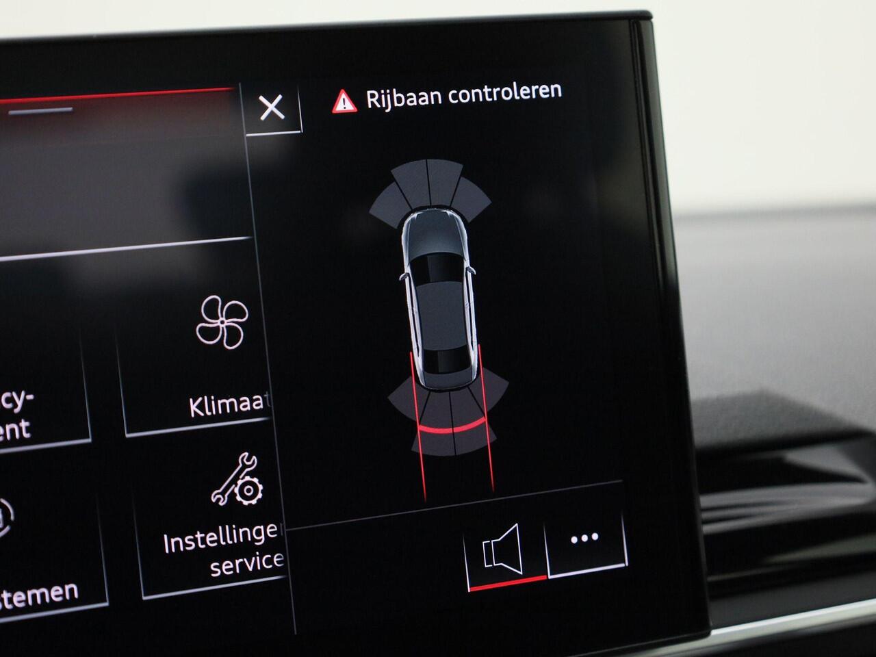 Audi A4 Limousine 35 TFSI/150PK Business Edition · Apple/Android Car Play · Navigatie · Parkeersensoren