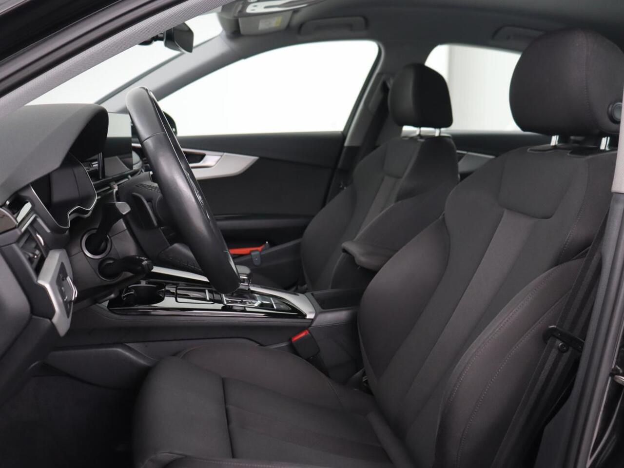 Audi A4 35 TFSI Business Edition | Stoelverwarming | Virtual Cockpit | Carplay | Full LED | DAB | Climate control | Parkeerhulp | Cruise control | Bluetooth