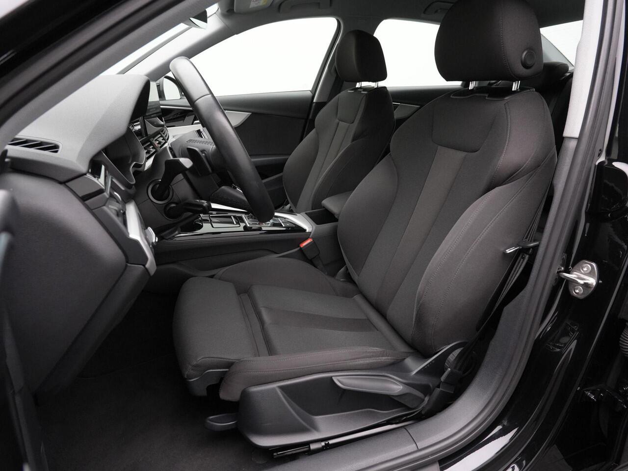 Audi A4 Limousine 35 TFSI 150 pk S-tronic Business Edition | Navigatie | Carplay | Parkeersensoren achter