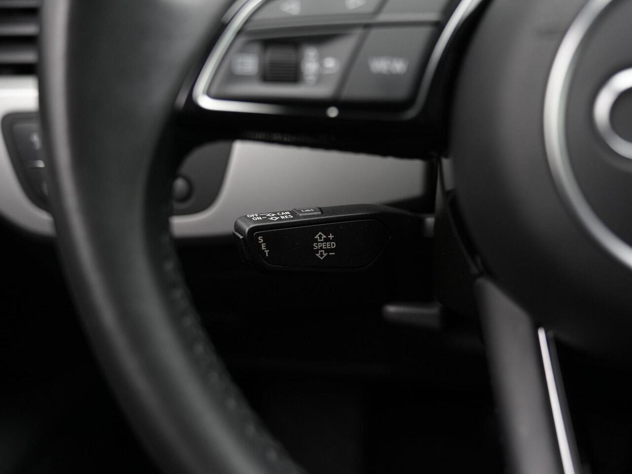 Audi A4 Limousine 35 TFSI 150 pk S-tronic Business Edition | Navigatie | Carplay | Parkeersensoren achter