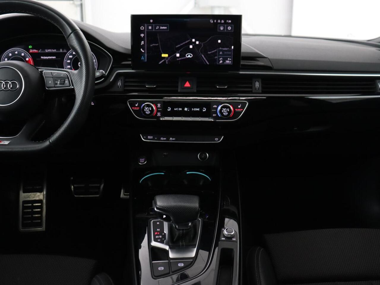 Audi A4 35 TFSI S edition Competition | Panoramadak | Stoelverwarming | Virtual Cockpit | Carplay | Half leder | Navigatie | Sportstoelen | Full LED | DAB | Climate control | Cruise control | S Line