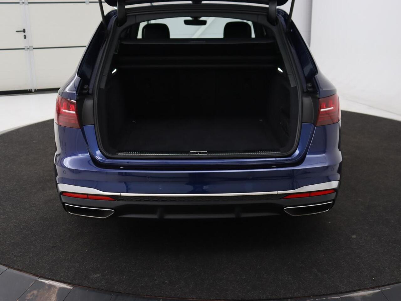 Audi A4 35 TFSI S edition | Leder | Stoelverwarming | Adaptive cruise | Memory | Camera | Carplay | Side Assist | Navigatie | Full LED | Climate control | S Line