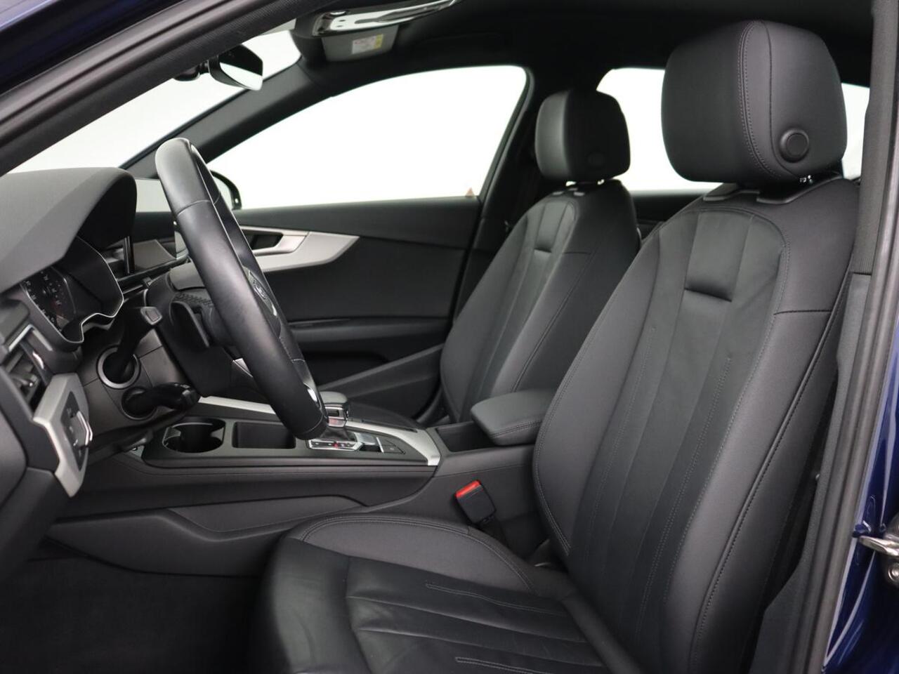 Audi A4 35 TFSI S edition | Leder | Stoelverwarming | Adaptive cruise | Memory | Camera | Carplay | Side Assist | Navigatie | Full LED | Climate control | S Line