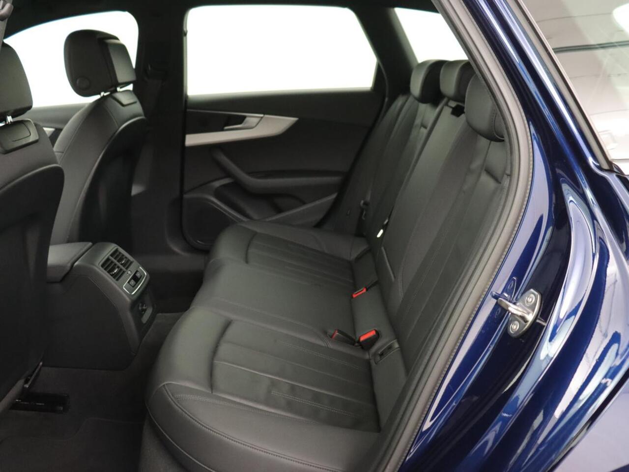 Audi A4 35 TFSI S edition | Leder | Stoelverwarming | Adaptive cruise | Memory | Camera | Carplay | Side Assist | Navigatie | Full LED | Climate control | S Line