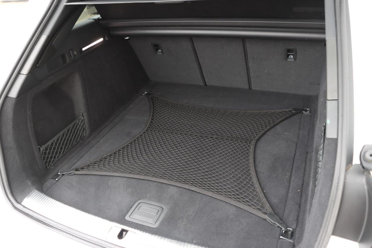 Audi A4 Avant 35 TFSI 150pk S tronic S Edition Competition