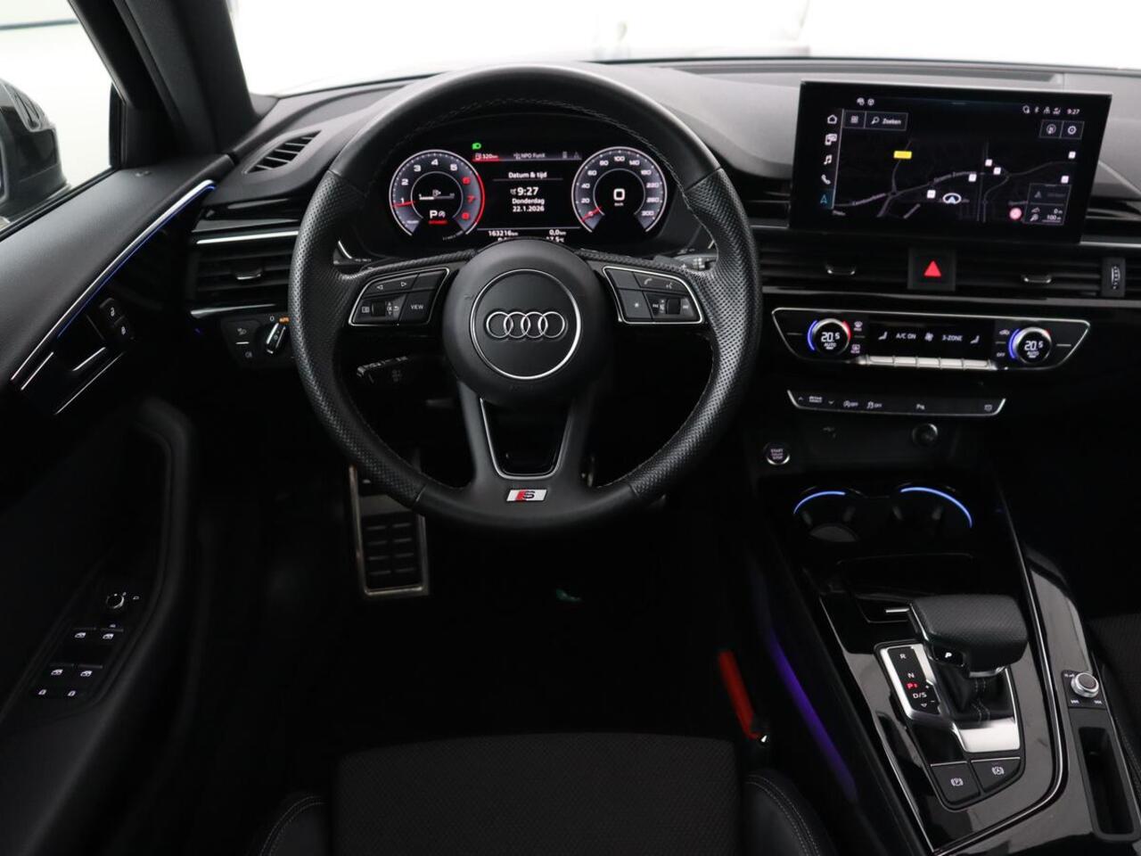 Audi A4 35 TFSI S edition Competion | Origineel NL | Trekhaak | Sfeerverlichting | Virtual Cockpit | Carplay | Sportstoelen | Half leder | Full LED | Navigatie | Parkeerhulp | Cruise control | S Line