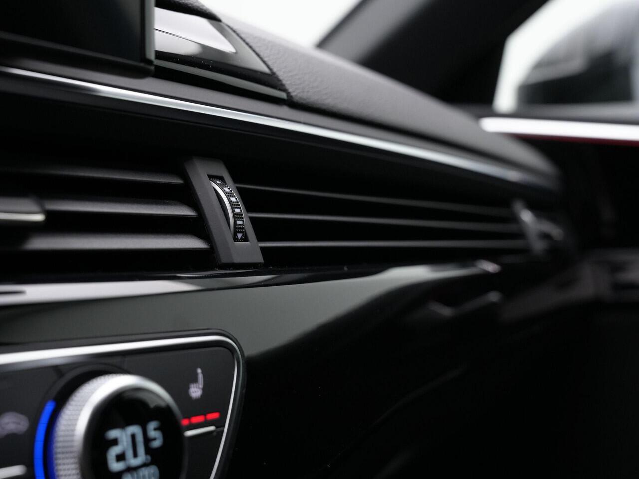 Audi A4 Avant 35 TFSI 150 pk S-tronic Pro Line S / S-Line | Trekhaak | Achteruitrijcamera | Stoelverwarming | Navigatie