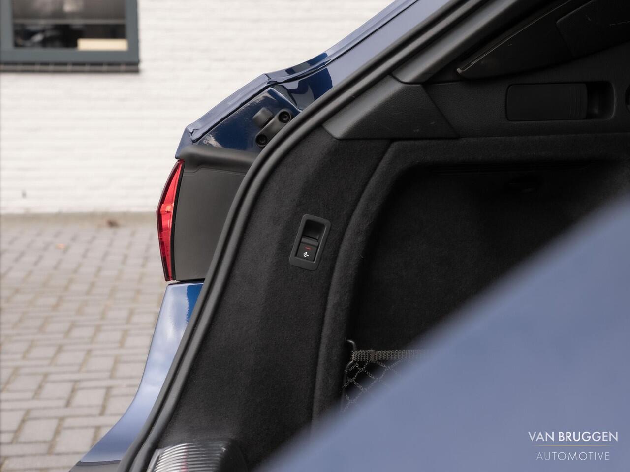 Audi A4 Avant 40 TFSI quattro S-Line BTW Standkachel Trekhaak Keyless Camera ACC CarPlay