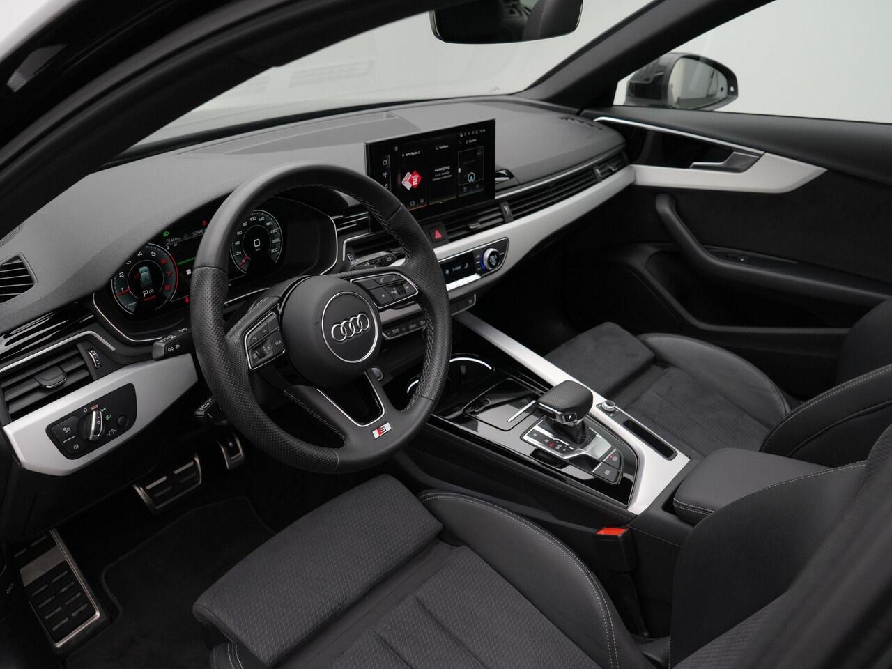 Audi A4 Avant 35 TFSI 150 pk S-tronic S edition | Panoramadak | Trekhaak | Geheugen-/massagestoel | Leder/alcantara | Navigatie