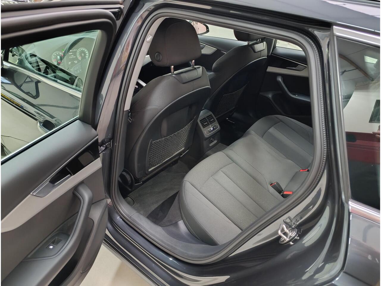 Audi A4 Avant 35 TFSI Advanced Edition Navi | ecc | Lmv | Pdc |Keyless