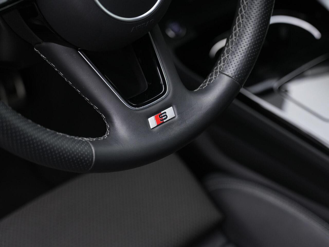 Audi A4 Avant 35 TFSI 150 pk S-tronic S edition / S-Line | Stoelverwarming | Navigatie | Parkeersensoren voor/achter