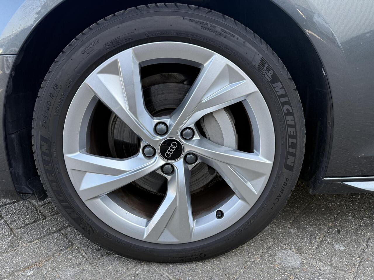 Audi A4 Avant 40 TFSI S-line edition Competition 205PK