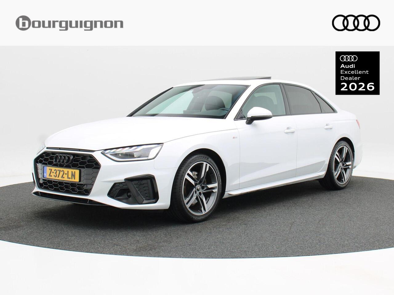 Audi A4 Limousine 35 TFSi S-Line Competition 150 Pk Automaat | Open Dak | Zwart Optiek | Virtual Cockpit | Sportstoelen | CarPlay | LED | Sensoren | 18 Inch | 91.236 Km!