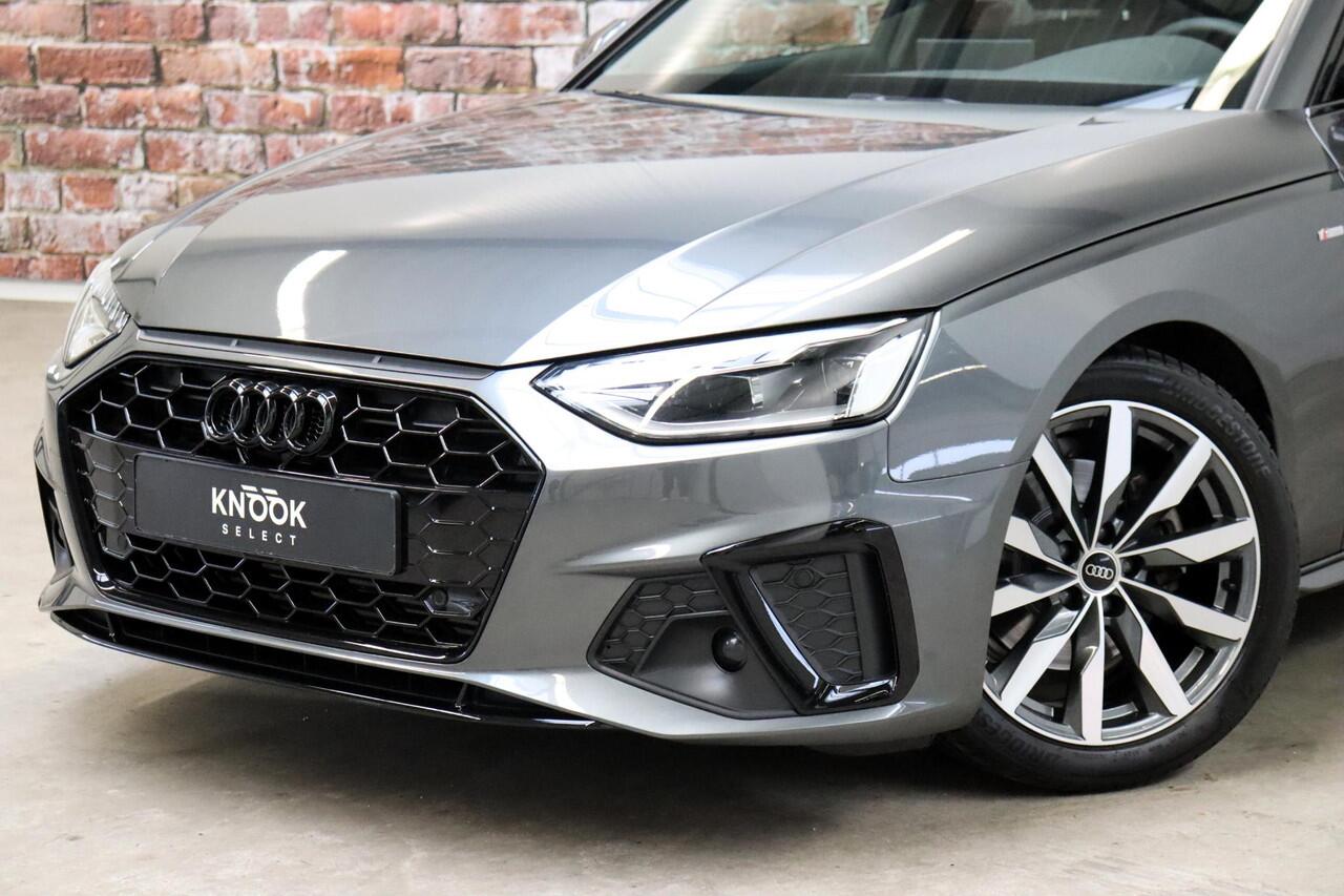 Audi A4 Avant 35 TFSI S Edition Competition Automaat / Panoramadak / Optic Black / Adaptieve Cruise Control / 18 Inch / LED / Stoelverwarming / Navigatiesysteem / Achteruitrijcamera / Extra Getint Glas / Climate Control
