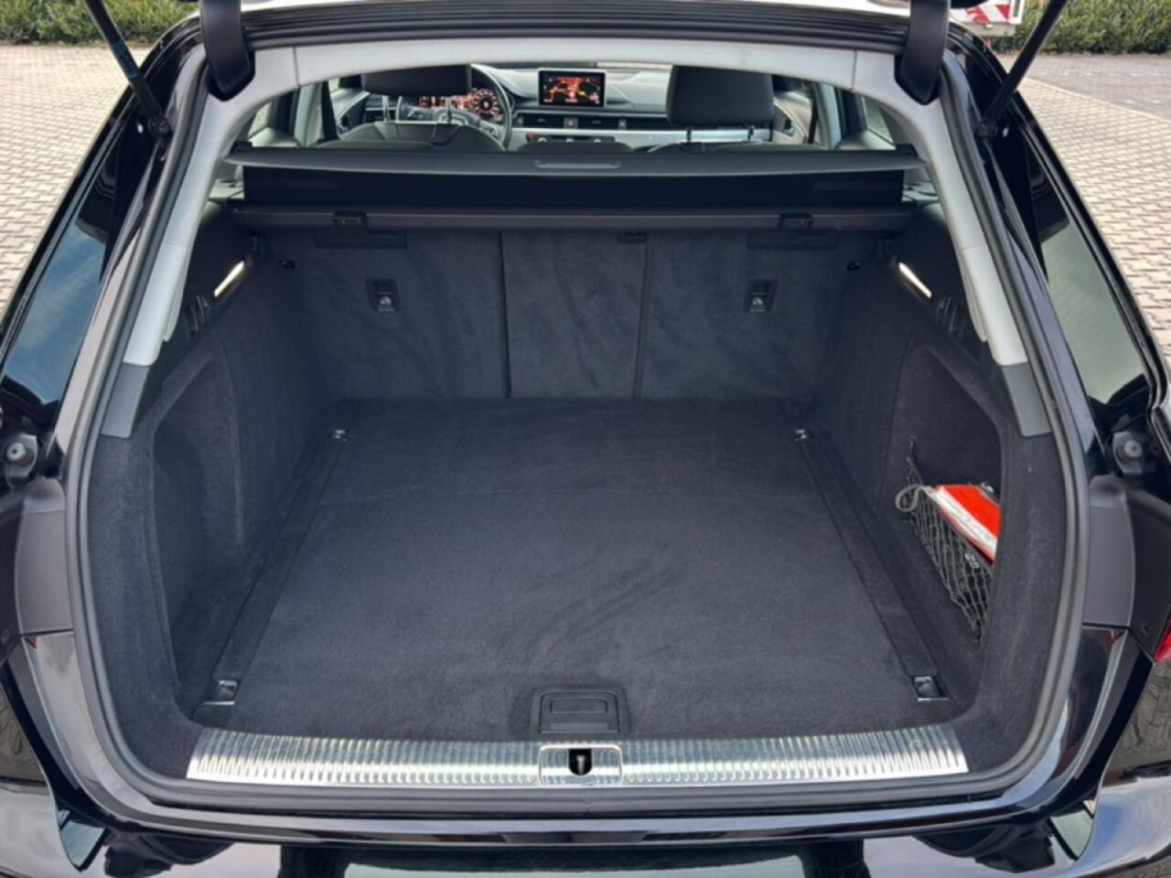 Audi A4 ALLROAD 45 TFSI QUATTRO E-KLEP/CRUISE/PDC/STOELVERW/NAVI