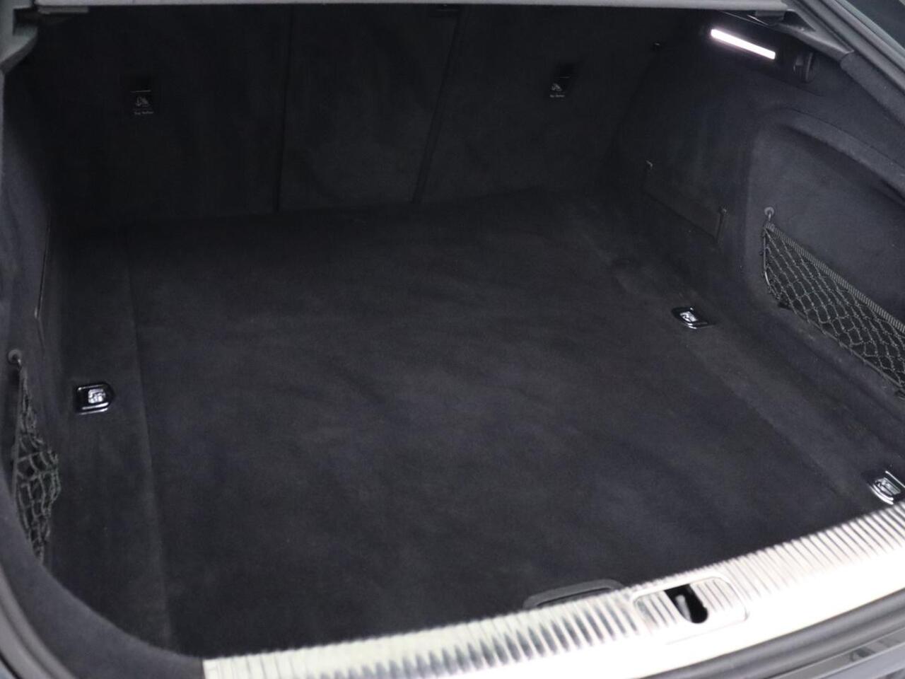 Audi A5 40 TFSI Sport S-Line edition | Carplay | Sportstoelen | Full LED | Half leder | Navigatie | Parkeerhulp | Cruise control | Bluetooth | Climate control | Sportstuur