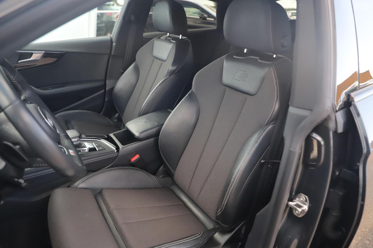 Audi A5 Sportback 35 TFSI Sport S-line black edition Trekhaak Virtual Cockpit LED Matrix Navigatie Half Leder Stoelverwarming Sfeerverlichting 19 inch LMV NAP Dealer Onderhouden!