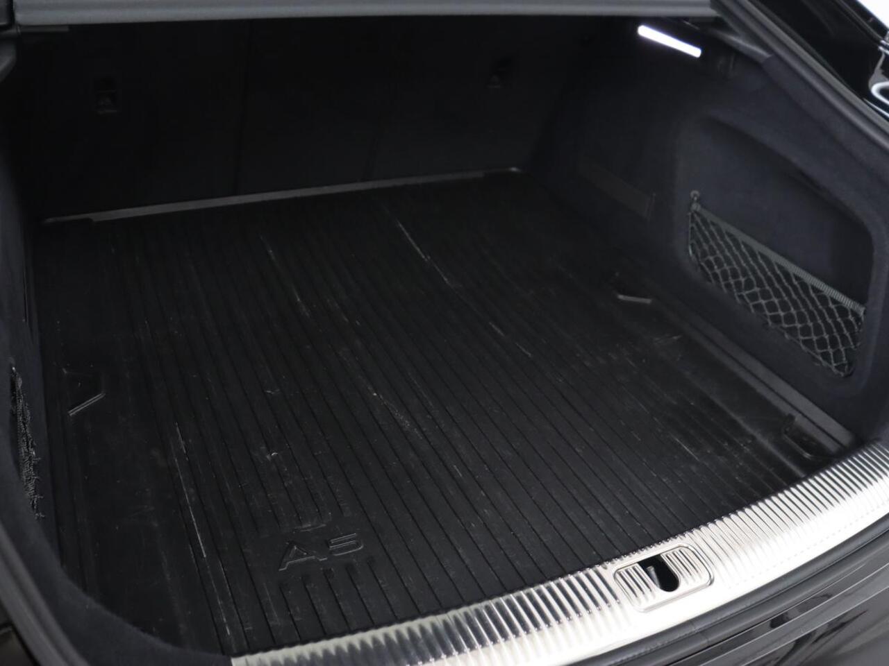 Audi A5 40 TFSI Sport S-line Edition | Panoramadak | Stoelverwarming | Half leder | Sportstoelen | Navigatie | Full LED | Climate control | Sportstuur | Parkeerhulp | 80.600km NAP | Origineel NL | S Line