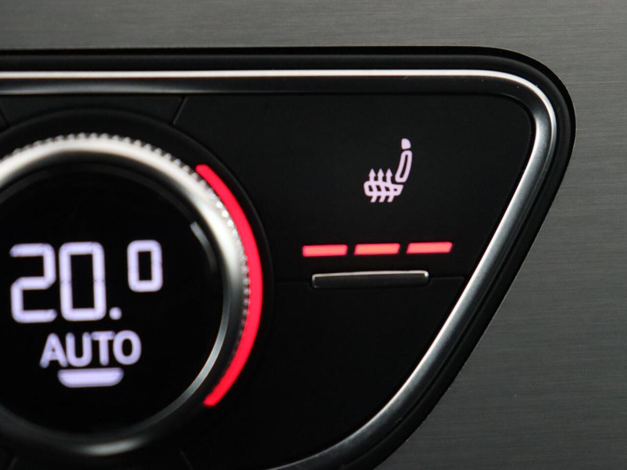 Audi A5 40 TFSI Sport S-line Edition | Panoramadak | Stoelverwarming | Half leder | Sportstoelen | Navigatie | Full LED | Climate control | Sportstuur | Parkeerhulp | 80.600km NAP | Origineel NL | S Line