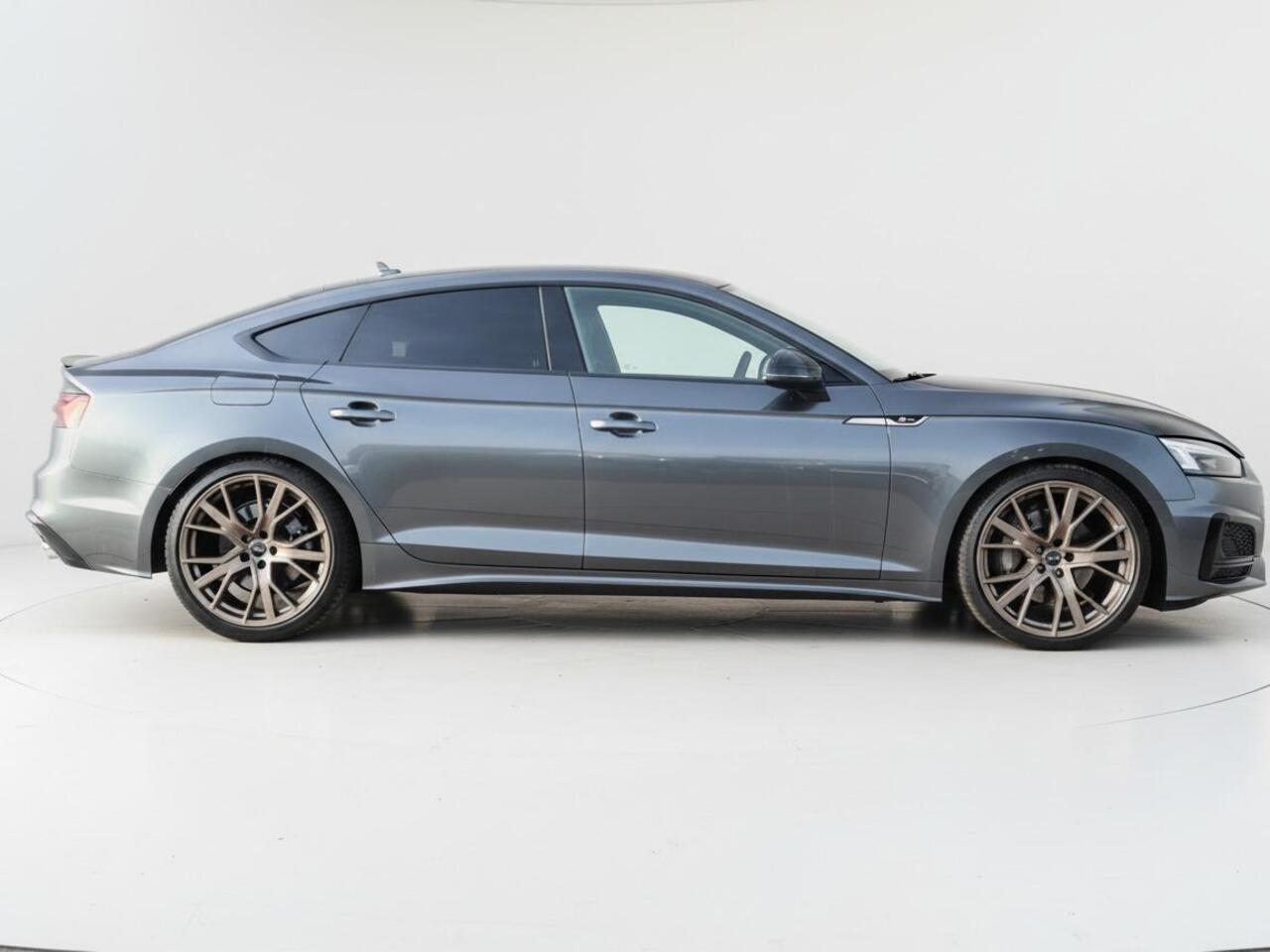Audi A5 Sportback 45 TFSI S-Line quattro Launch edition Sport | Elect. Clima | Adapt. Cruise | Multimedia/Navi | Half leder | Stoelverwarming | PDC + Camera | Trekhaak |