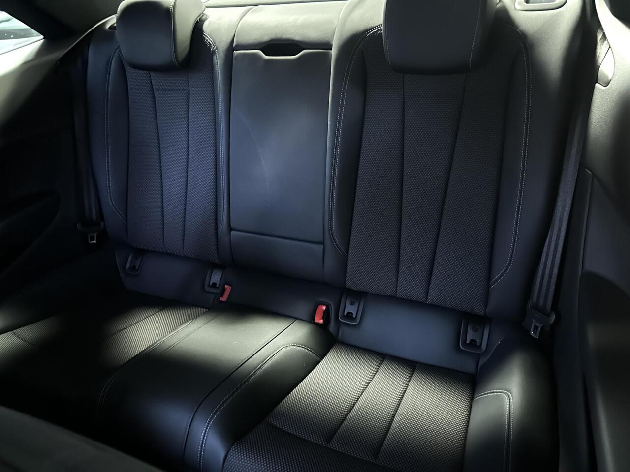 Audi A5 Coupé 45 TFSI quattro Launch edition Sport S Line /Apple & Android Carplay/Achteruitrijcamera Park sens. V+A/Sportstoelen/Sportstuur/Navi/Isofix/Keyless/19'' LMV/LED/(MET GARANTIE*)